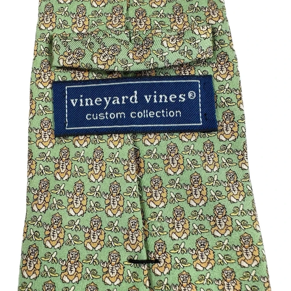 Vineyard Vines Custom Green Ape Banana AOP Silk Mens Tie 3.75 Inch Width